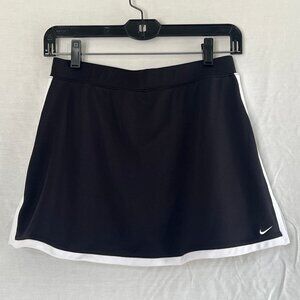 Nike Tennis Skirt with Built in Shorts – Ladies S / Girls XL – Black & White